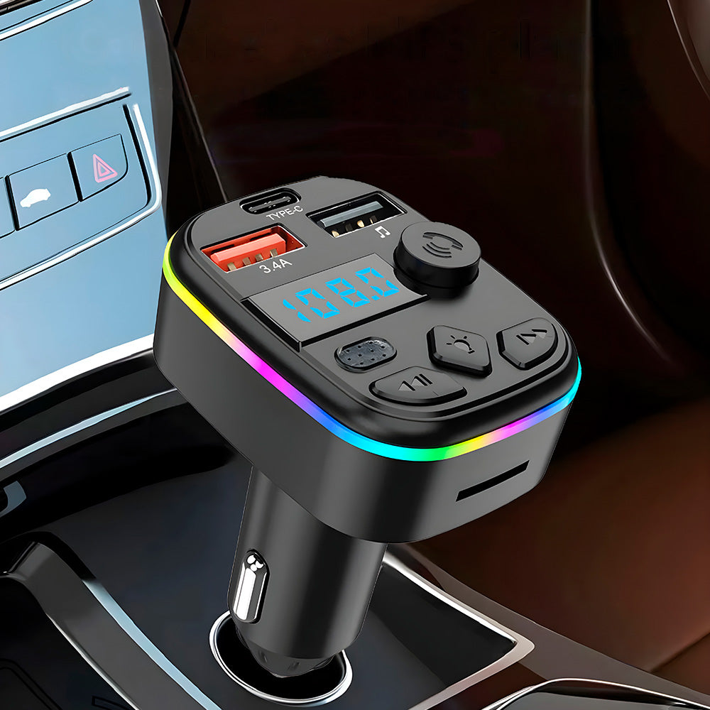 Carregador Veicular Com Duas Entradas USB e Uma USB-C, Suporta Cartão de Memória, Com Função Atender Chamadas