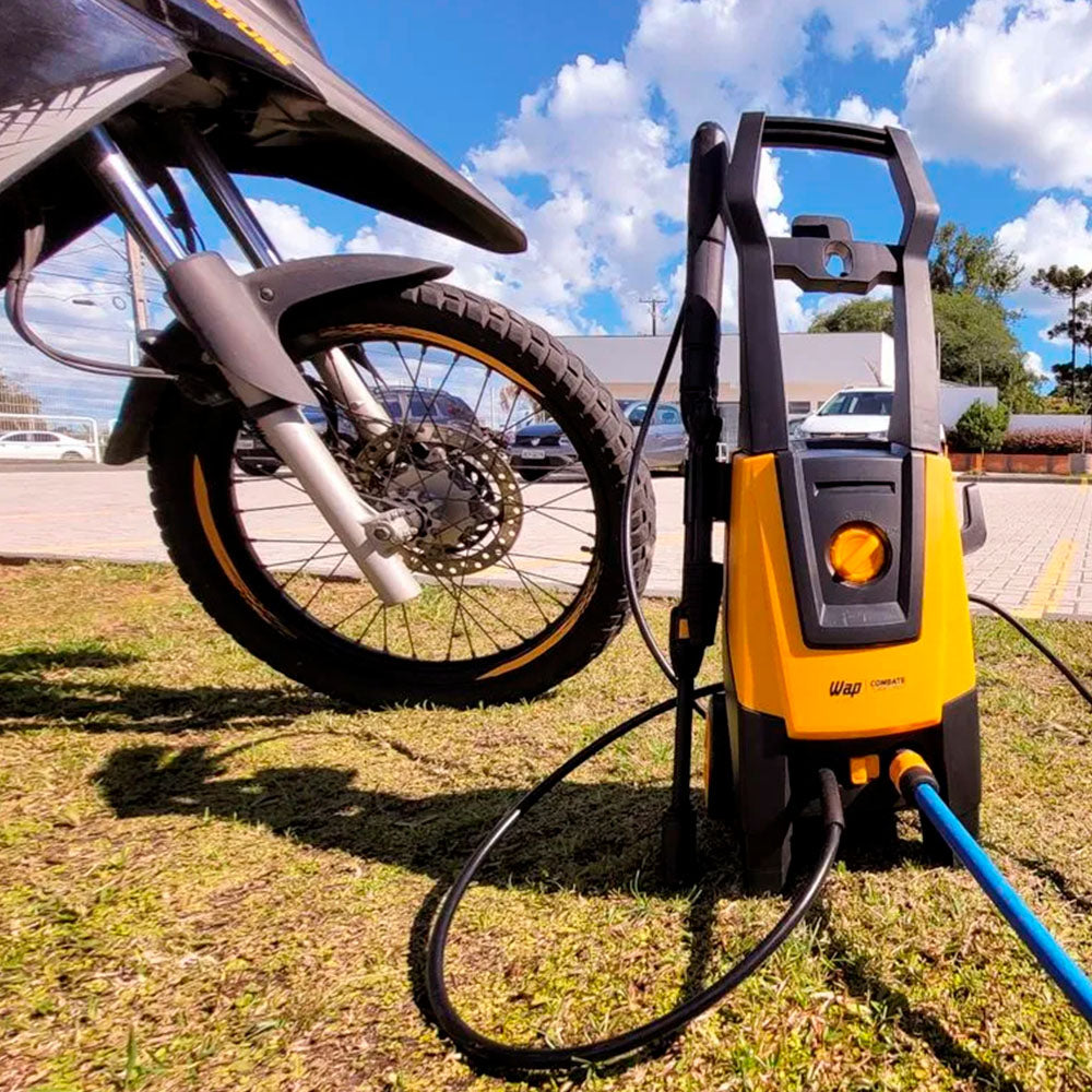 Lavadora de Alta Pressão Wap Combate Turbo Indução, 1700W, 2100 PSI/Libras, 360L/h Profissional, Semi Intensivo, 220V