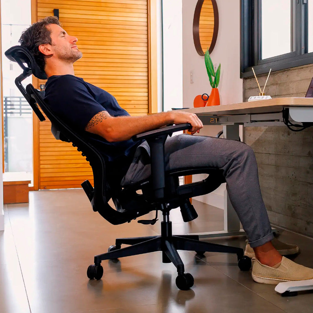 Cadeira Ergonômica Elements Vertta Pro Preta, Full Mesh, Ajuste 3D, Reclinação 150°, Suporte Lombar, BIFMA