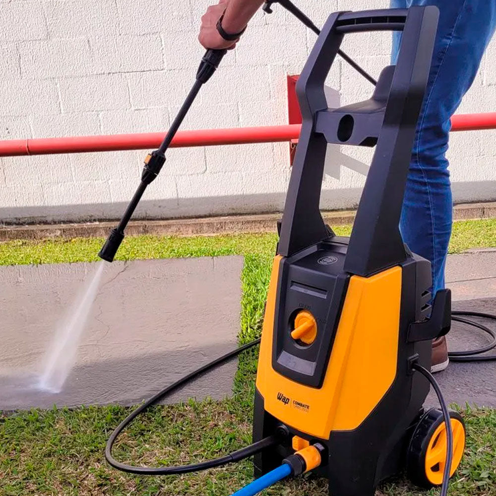 Lavadora de Alta Pressão Wap Combate Turbo Indução, 1700W, 2100 PSI/Libras, 360L/h Profissional, Semi Intensivo, 220V