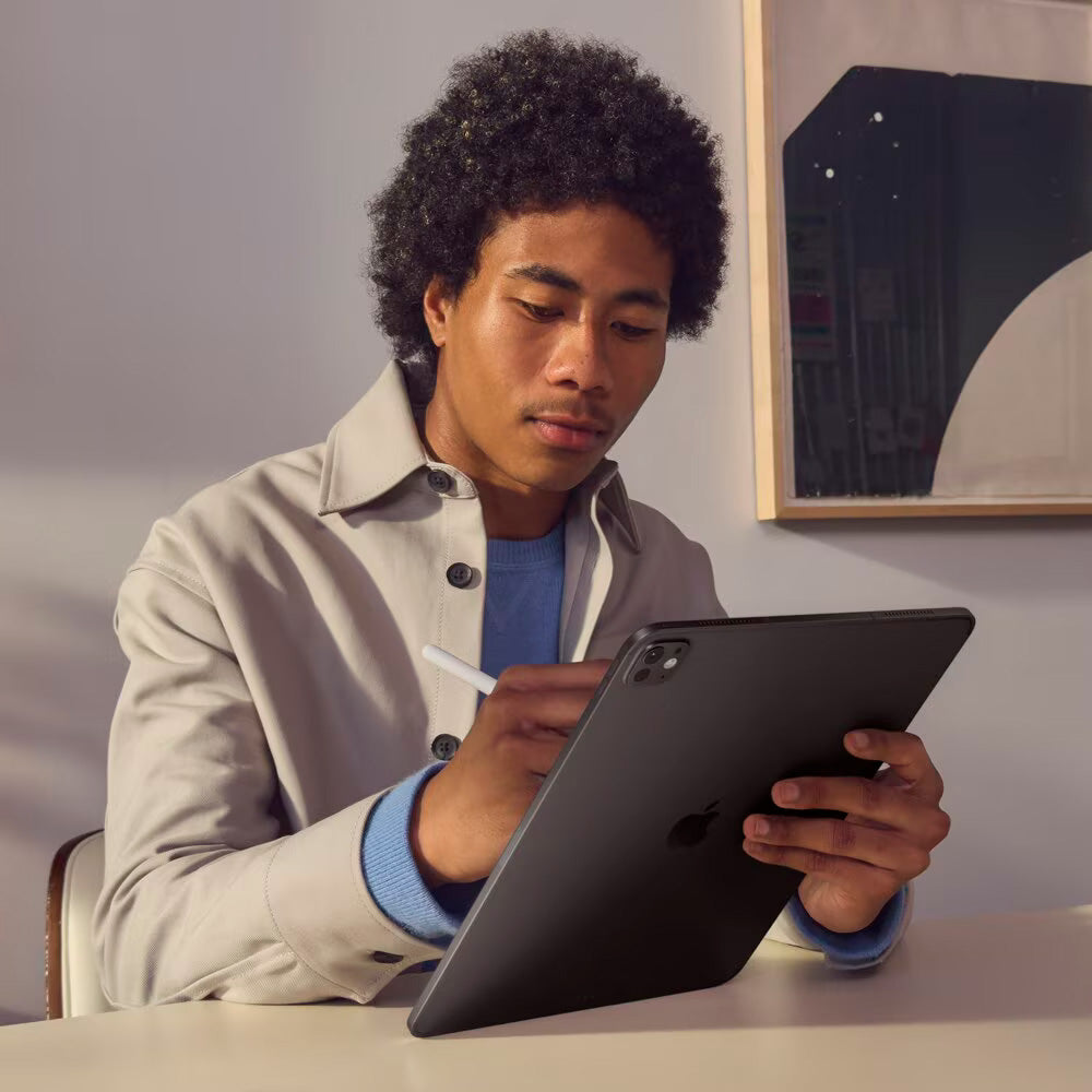 Tablet iPad Pro Apple, Tela 11", 1TB, Chip M4, Wi-Fi, Câmera Traseira 12MP, iPadOS 17