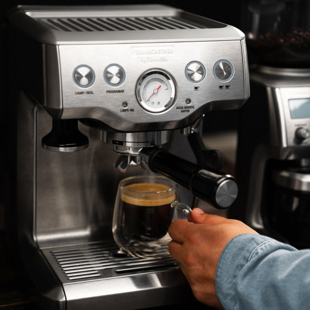 Cafeteira Espresso Tramontina by Breville Express Inox 1,8L 220V PID 15 Bar Reservatório Removível Bico Vapor