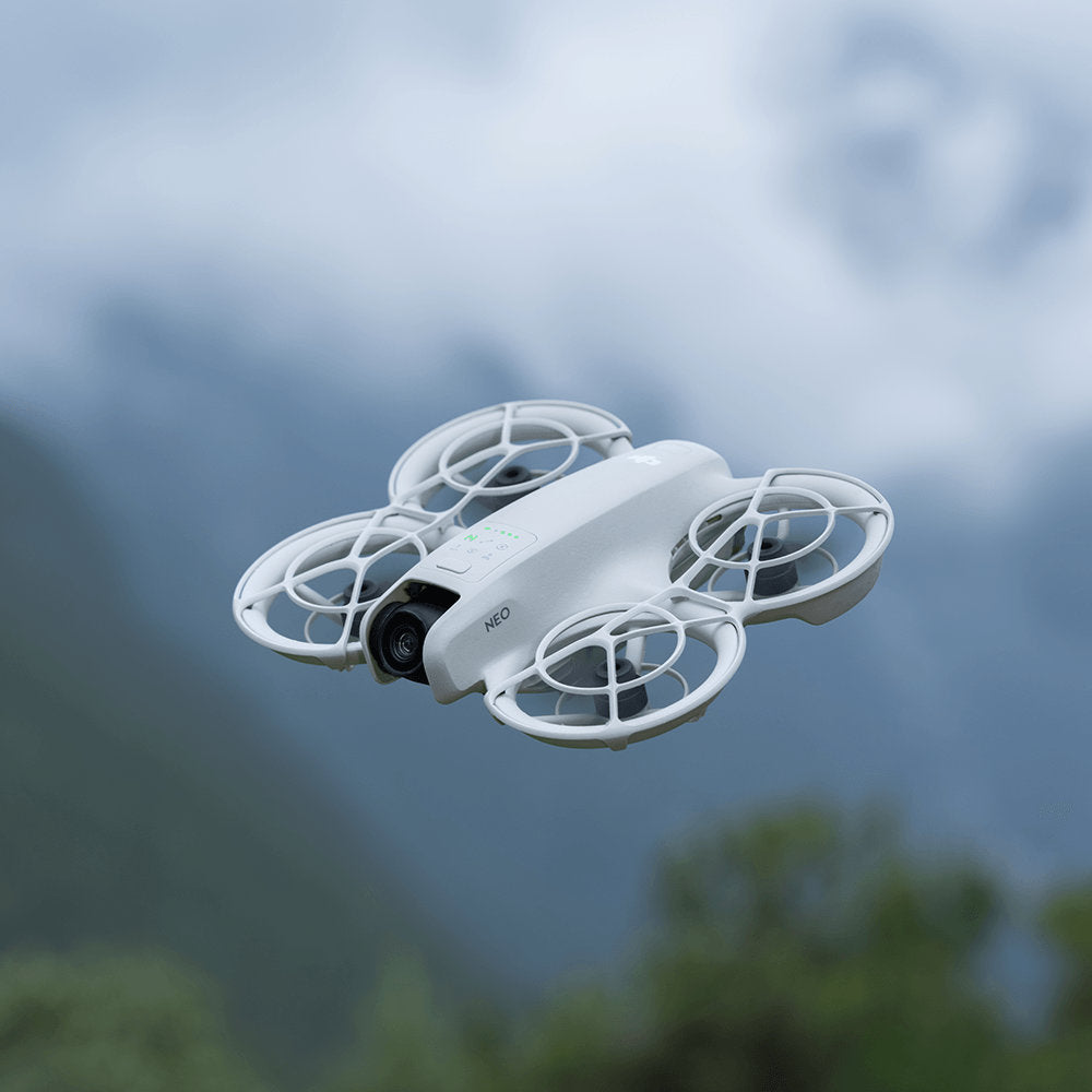 Drone DJI Neo Fly More Combo BR - DJI051, Com 3 Baterias, Carregador e Controle