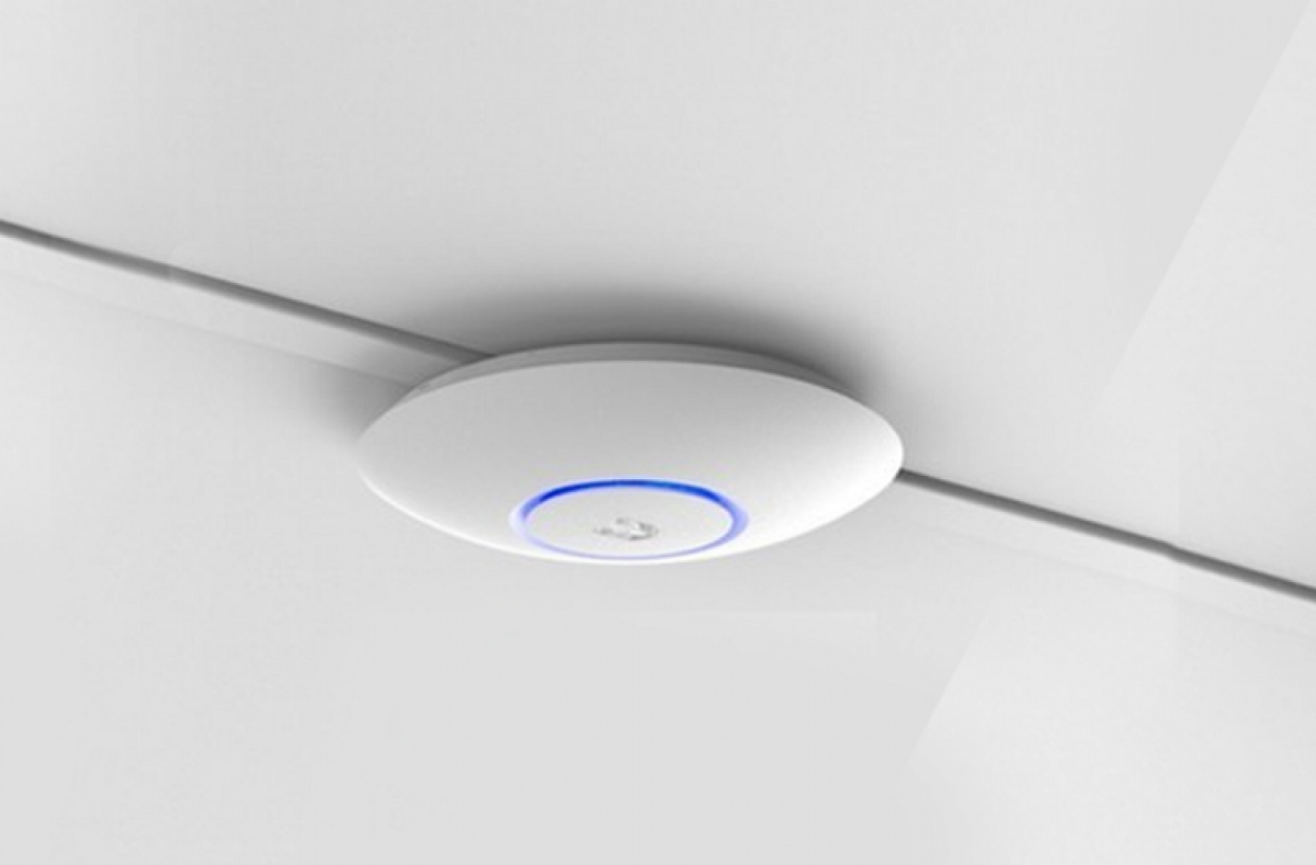 Access Point Ubiquiti Uap-LR Unifi BR AP Longo Alcance Mimo 300MBPS