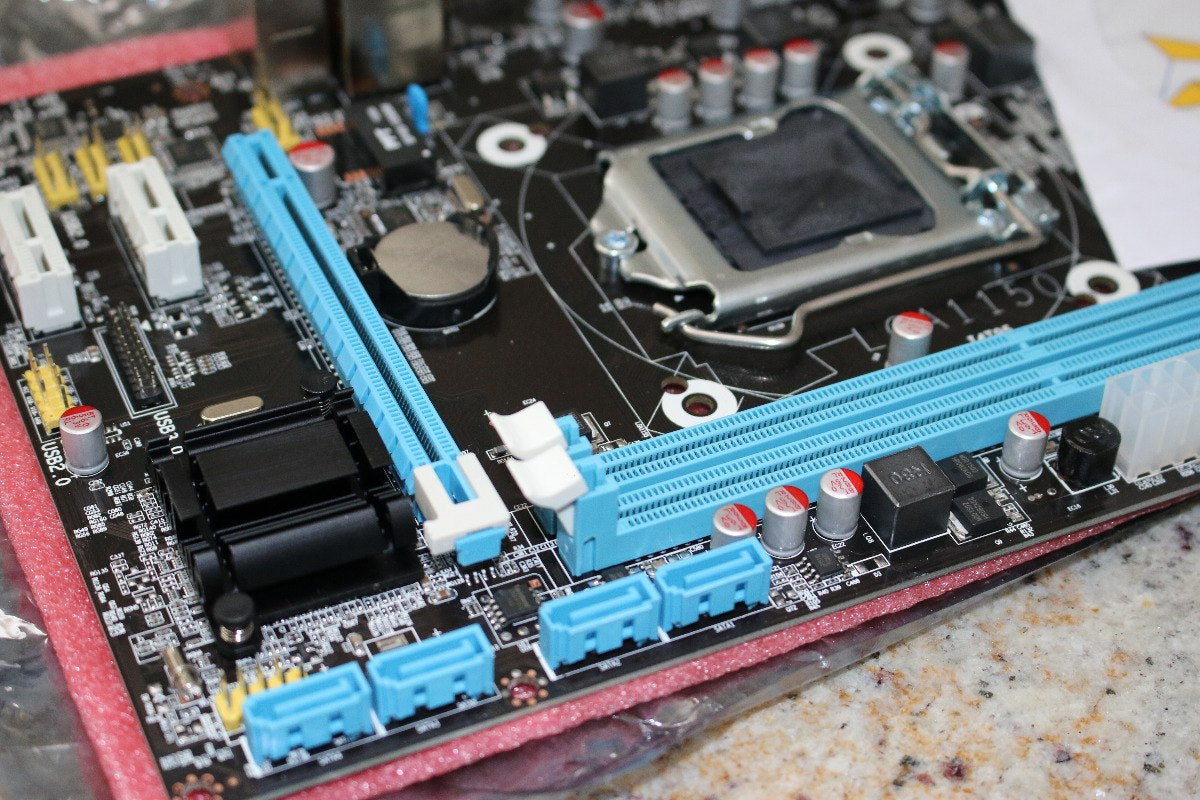 Placa Mãe Lga 1150 Ddr4 Ght-H81V1951 -Hdmi/Dvi 4° Ger. Foxconn