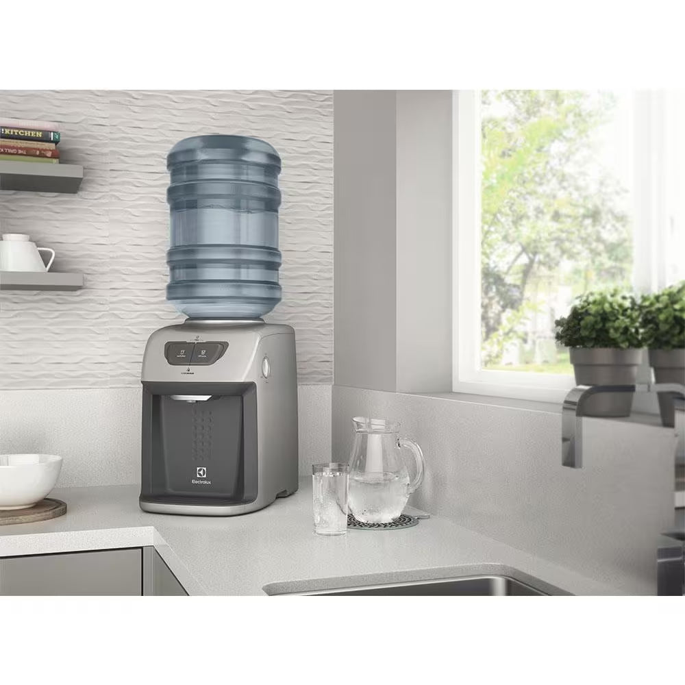 Bebedouro de Água Gelada Fria e Natural Eletrolux, Com Compressor, Controle de Temperatura Para Galão BC21X 220V Cinza