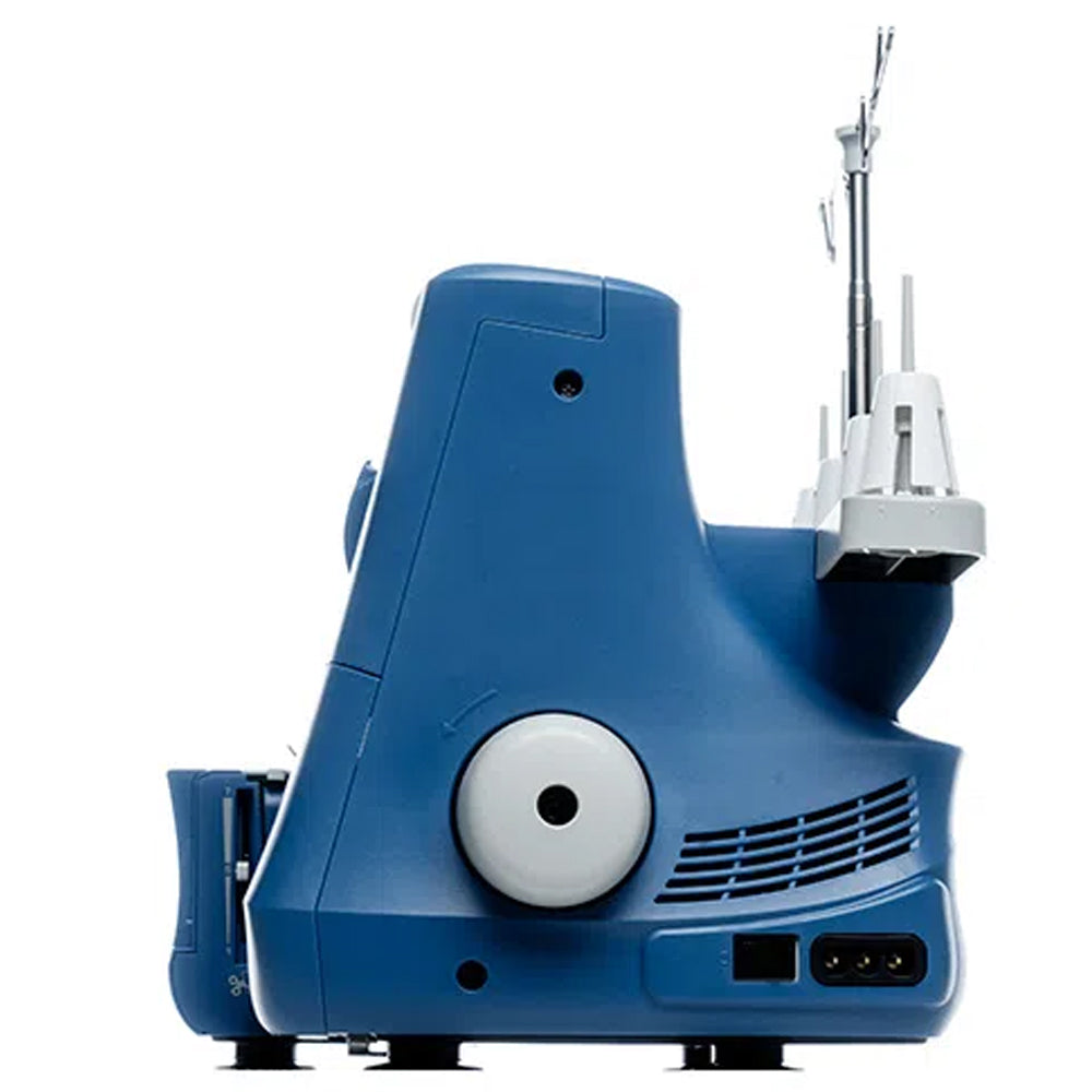 Máquina de Costura Singer Making the Cut - Overlock S0235 Mecânica 220V